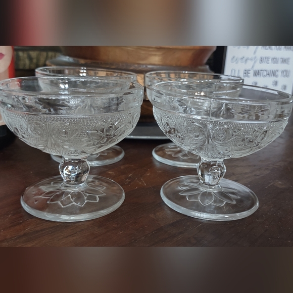 Set of 8 Indiana Glass Tiara Sandwich clear glass small bowls - Picture 2 of 6